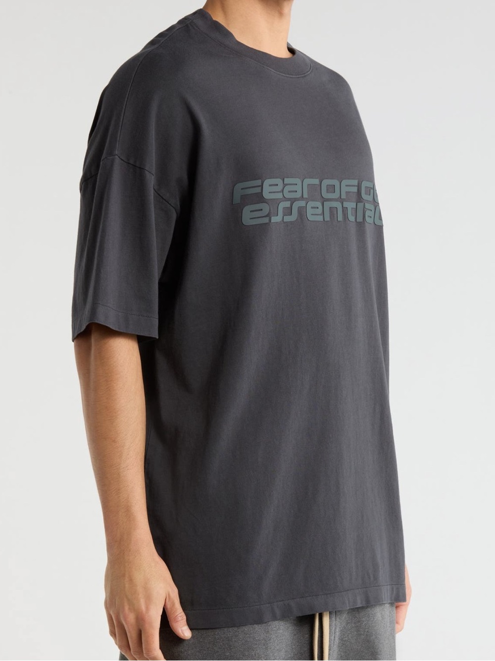 Fear of God Essentials Men’s Vintage Black Logo T-Shirt - Picture 4 of 6